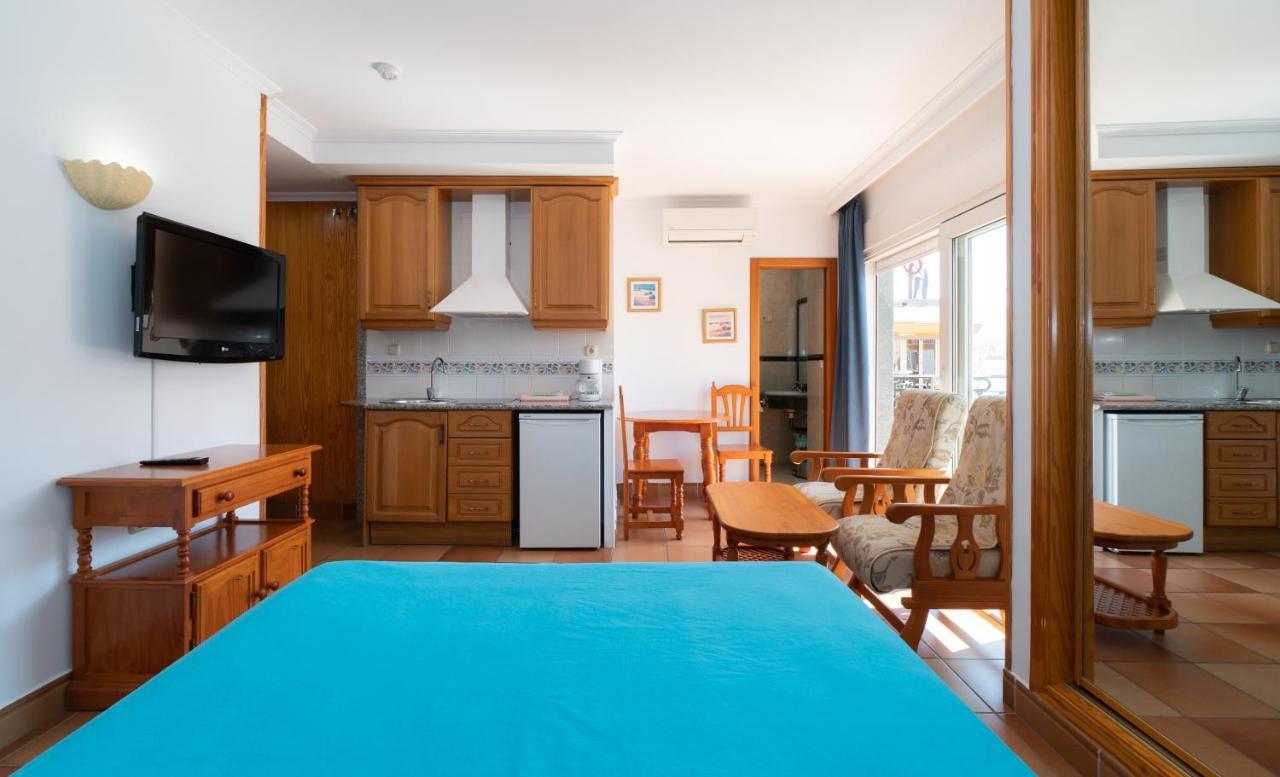 Apartamentos Leonor Carihuela Торремолинос Экстерьер фото