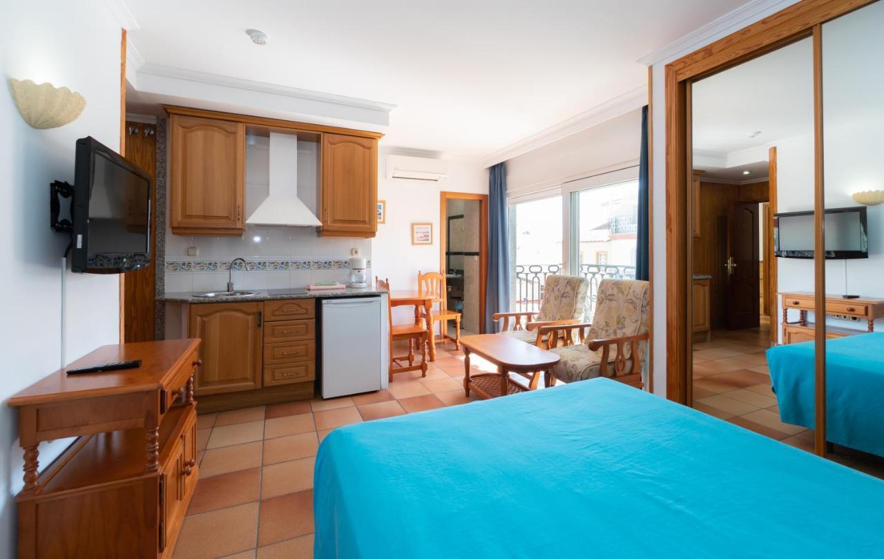Apartamentos Leonor Carihuela Торремолинос Экстерьер фото