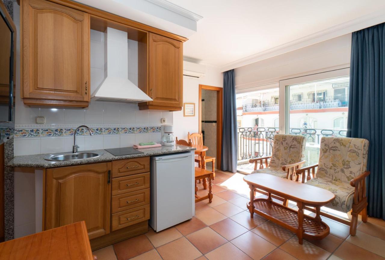 Apartamentos Leonor Carihuela Торремолинос Экстерьер фото