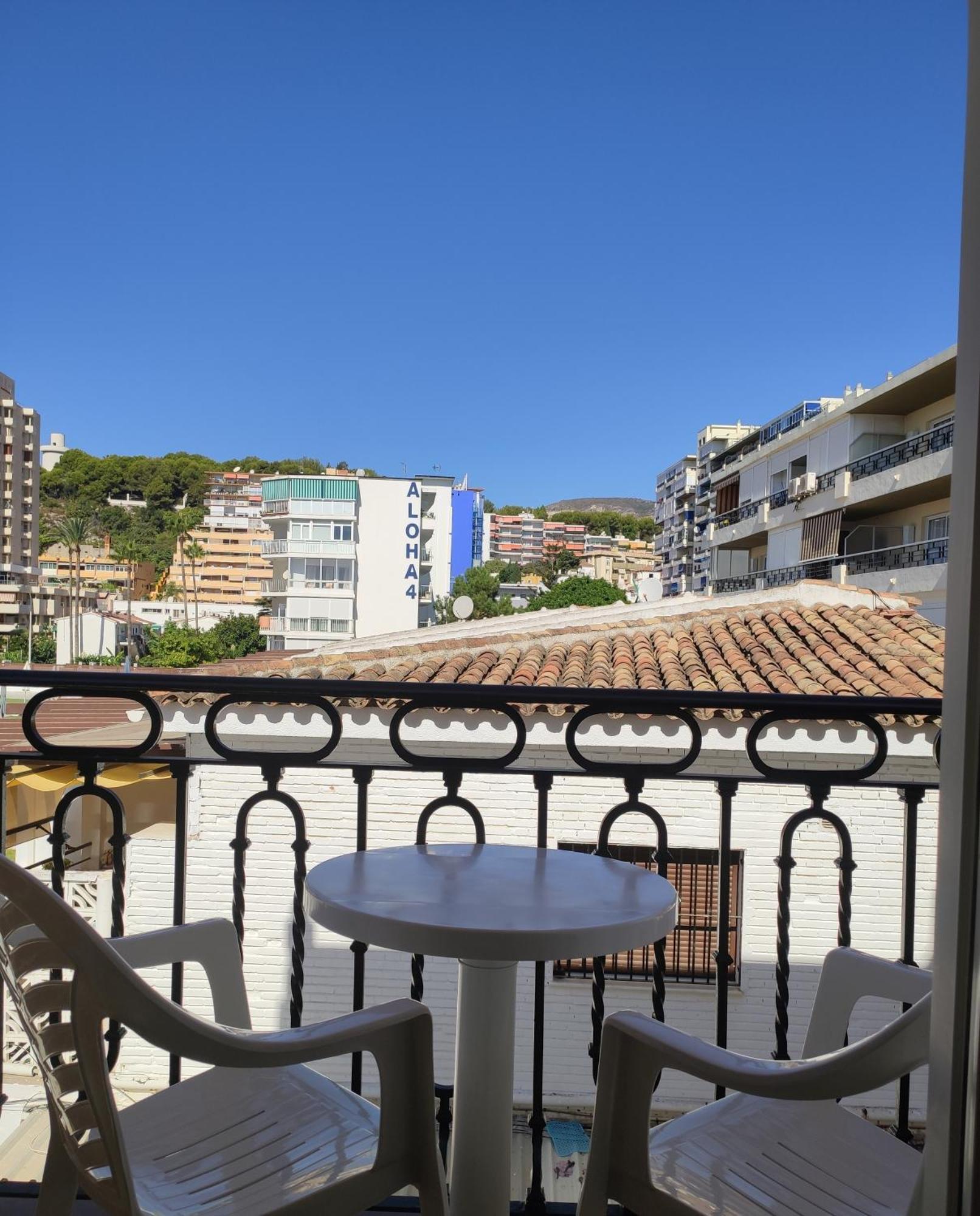 Apartamentos Leonor Carihuela Торремолинос Экстерьер фото