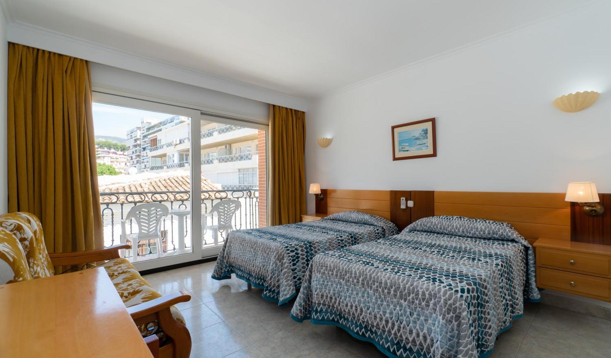 Apartamentos Leonor Carihuela Торремолинос Экстерьер фото