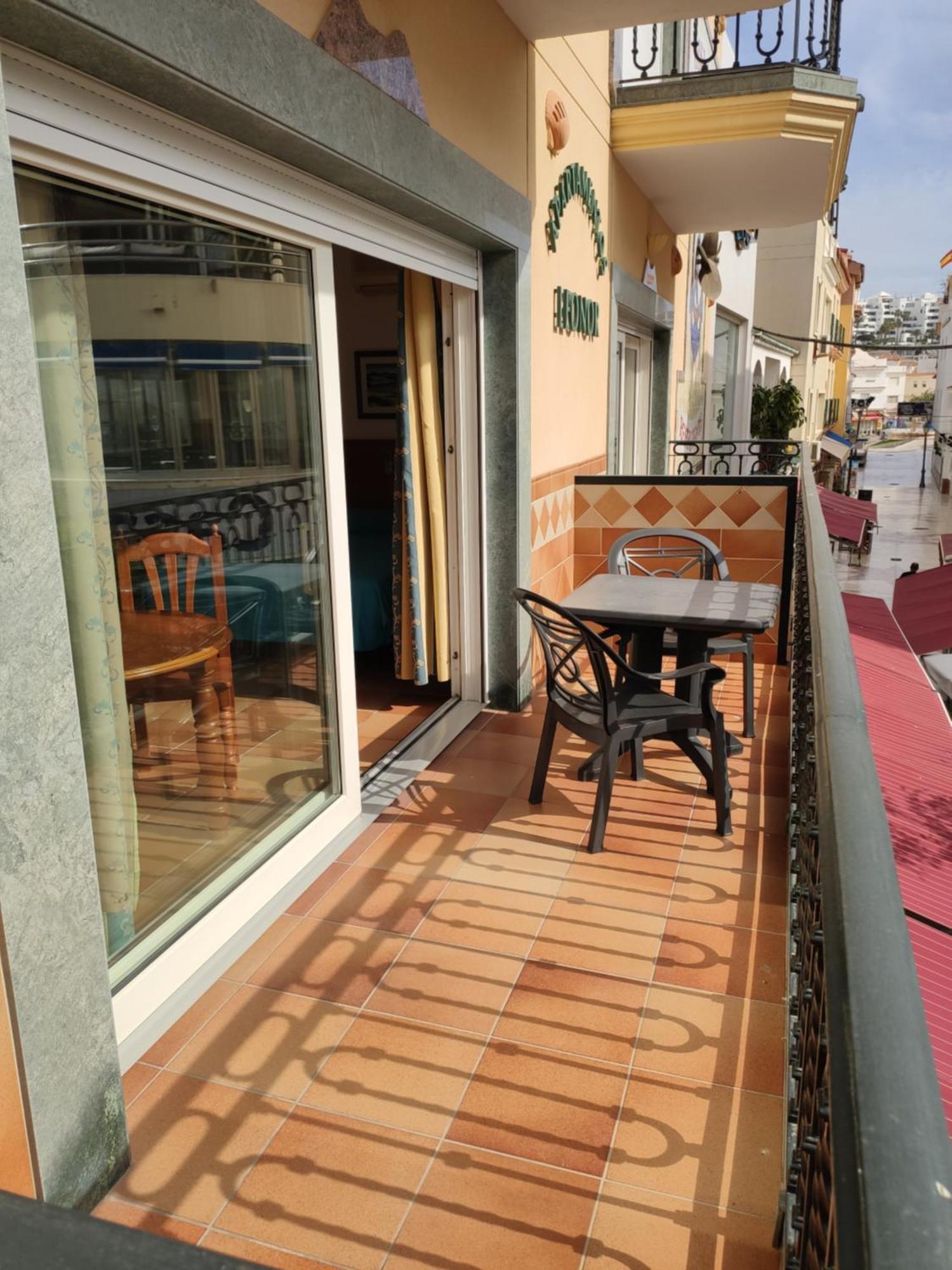 Apartamentos Leonor Carihuela Торремолинос Номер фото