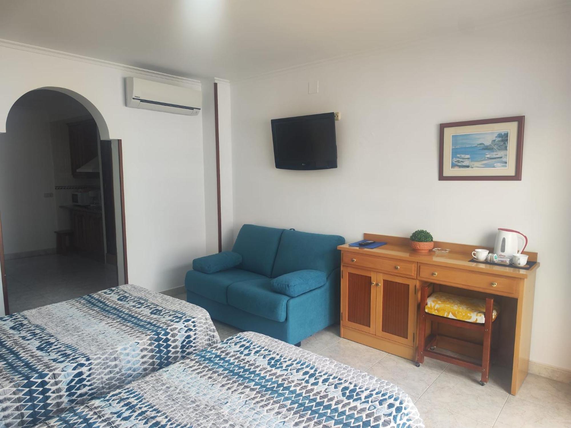 Apartamentos Leonor Carihuela Торремолинос Экстерьер фото