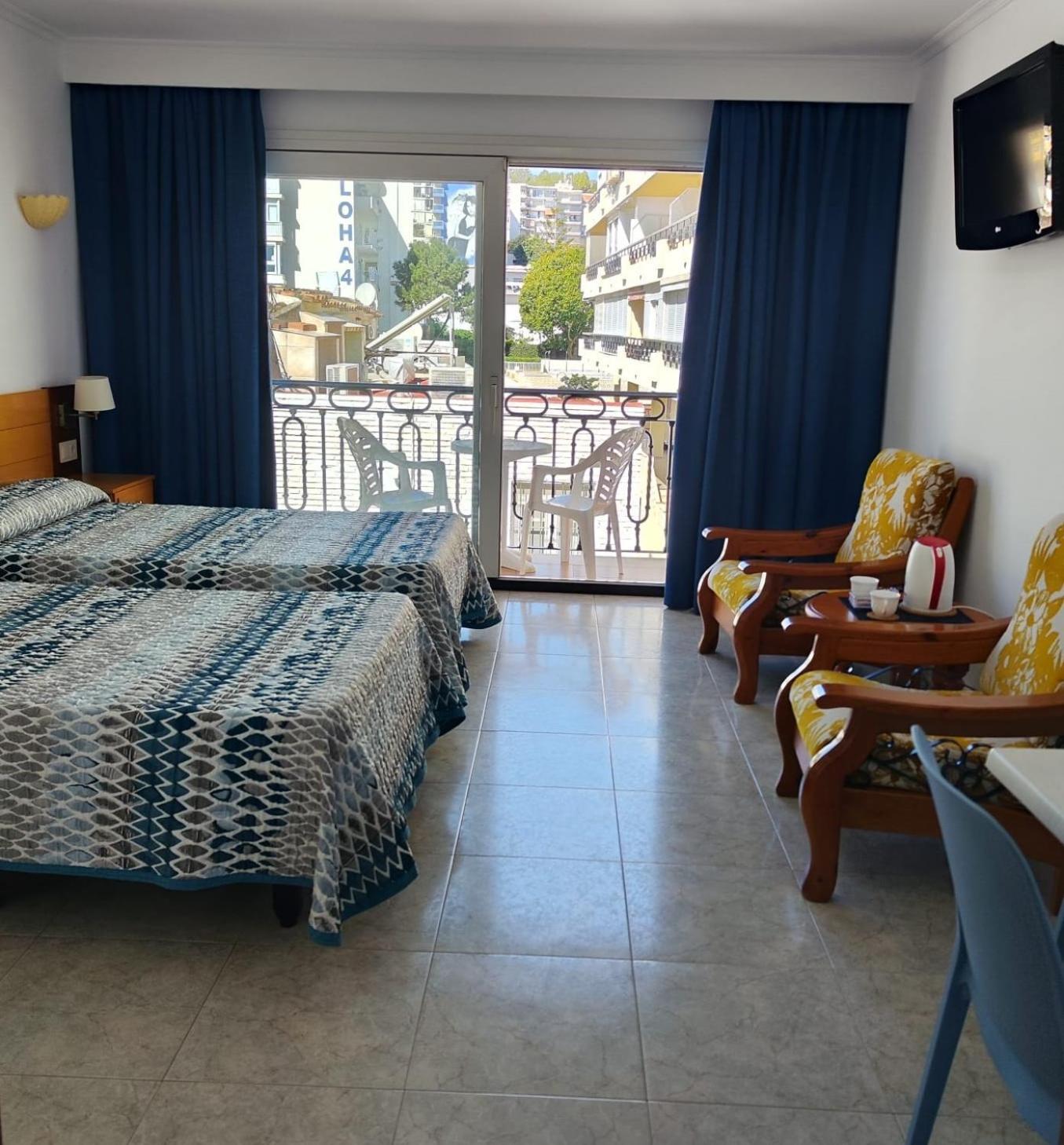 Apartamentos Leonor Carihuela Торремолинос Экстерьер фото