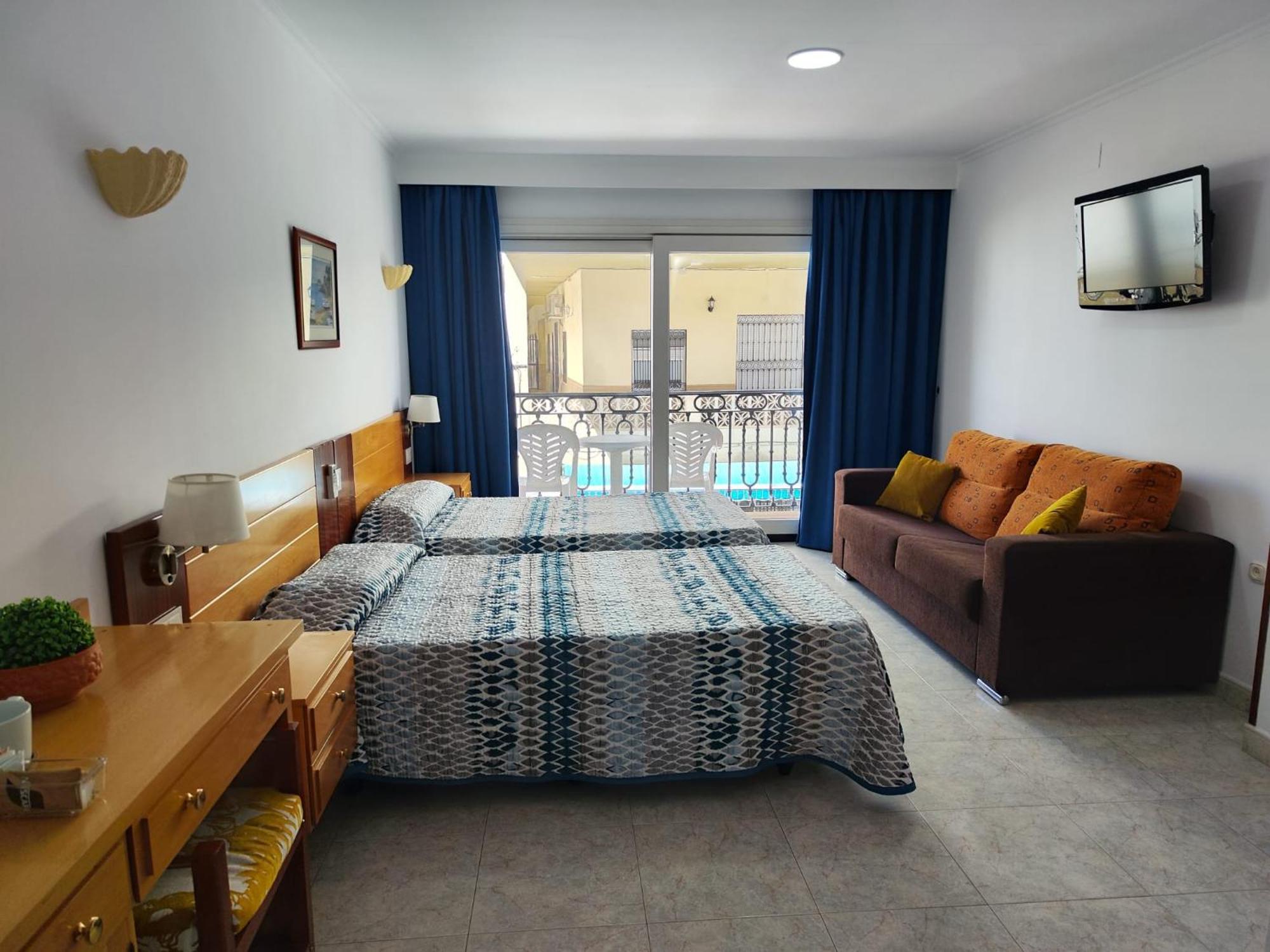 Apartamentos Leonor Carihuela Торремолинос Экстерьер фото