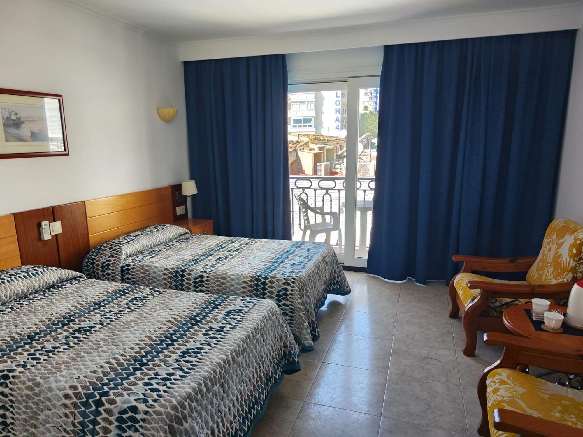 Apartamentos Leonor Carihuela Торремолинос Экстерьер фото