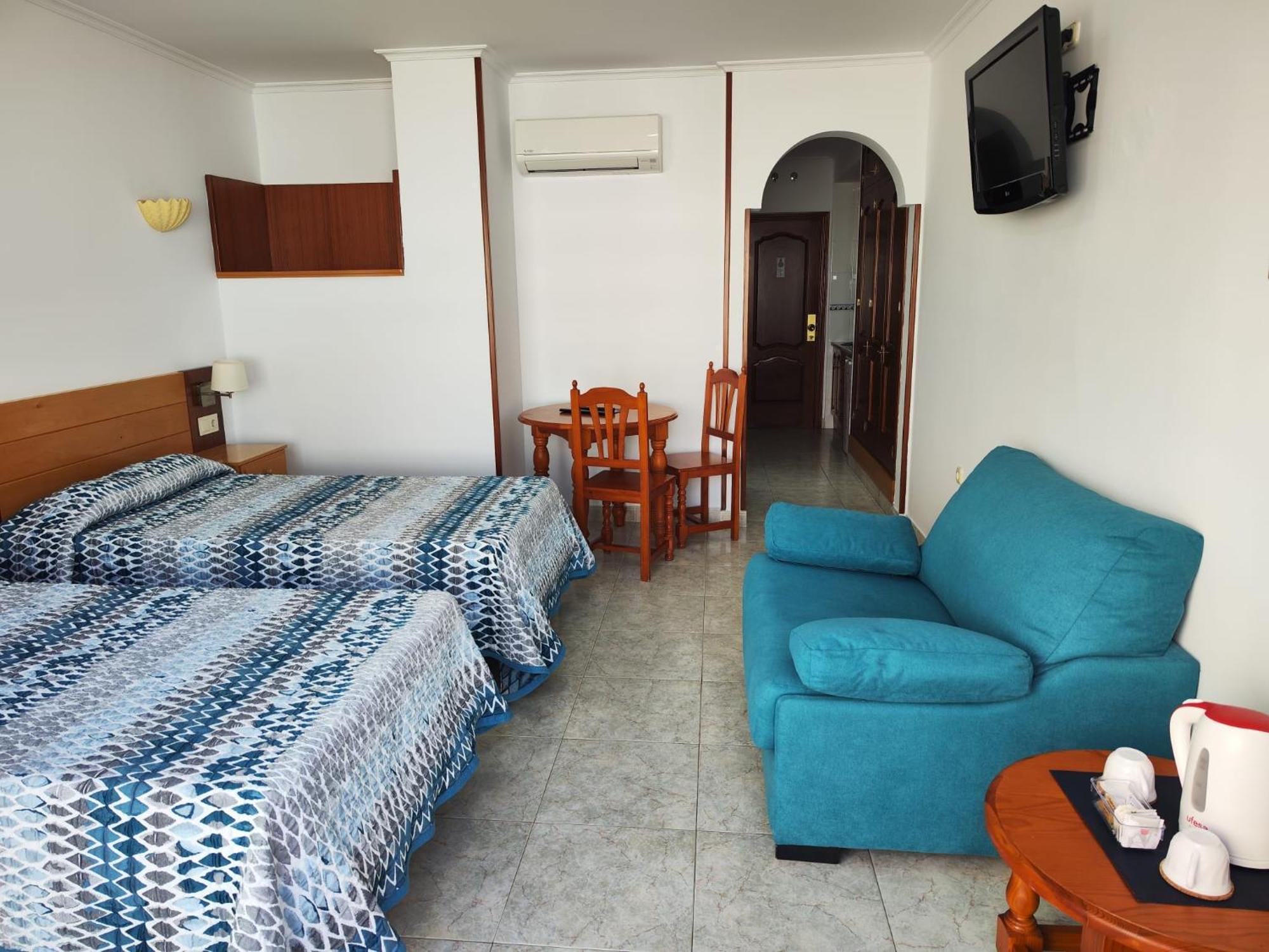 Apartamentos Leonor Carihuela Торремолинос Экстерьер фото