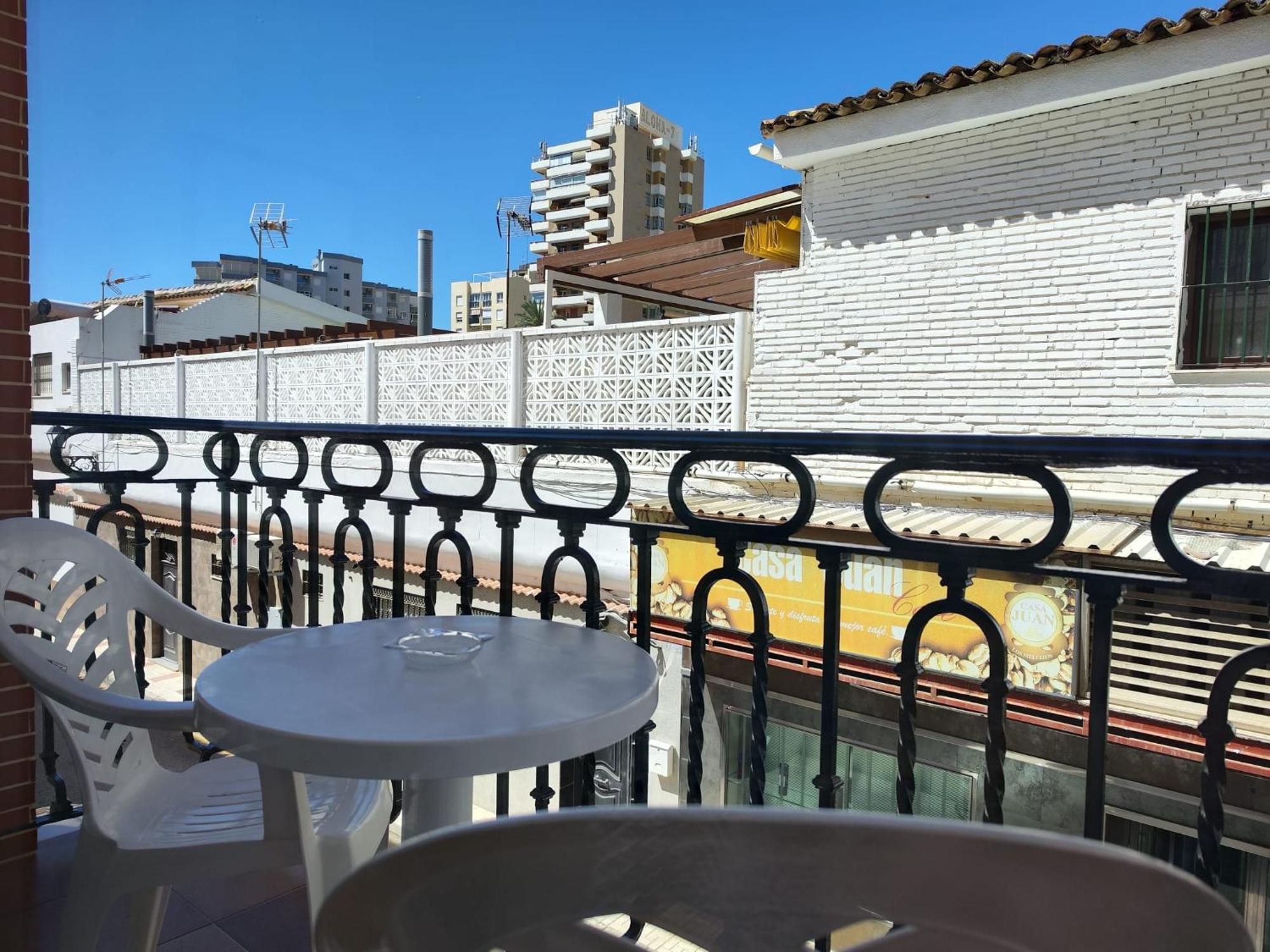 Apartamentos Leonor Carihuela Торремолинос Экстерьер фото
