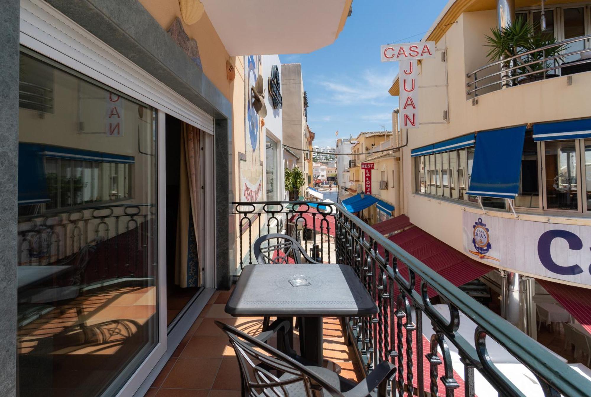 Apartamentos Leonor Carihuela Торремолинос Номер фото